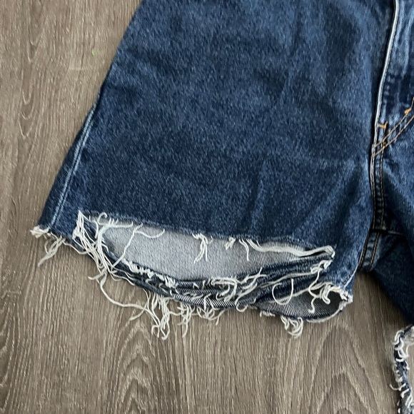 BRAND NEW LEVI SHORTS - Picture 9 of 15